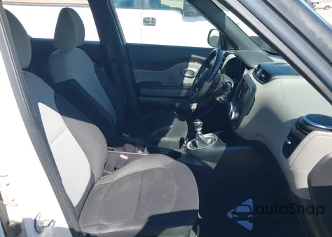 2014 Kia Soul z USA, uszkodzony, nr VIN KNDJN2A28E7062892